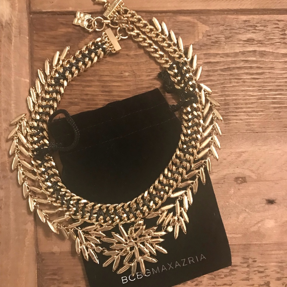Bcbg chunky necklace